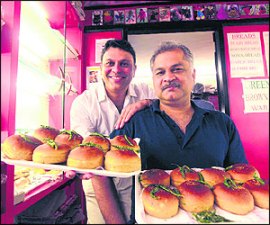 M_Id_91115_realpagethree no alt set