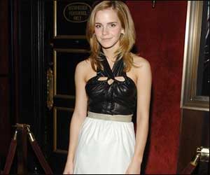 Emma Watson Laughs Off Wardrobe Malfunction Entertainment News