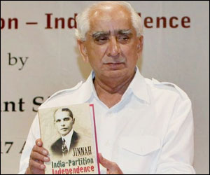 Jaswant condemns Gujarat ban on his book