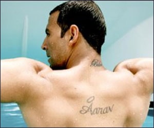 Akshay tattoos ‘Blue’ on his neck for his upcoming film | Entertainment