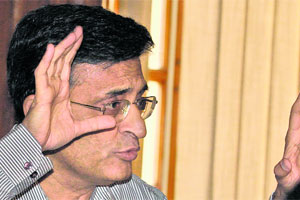 DU owns up,asked to explain