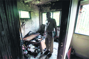 Man dies in flat on fire,cigarette blamed | Mumbai News - The Indian ...