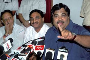 Gadkari suffering from foot-in-mouth disease: Cong