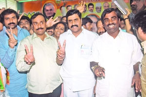 Take action against Reddy brothers: K’taka Gov to CM
