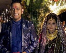 M_Id_162387_dhoni no alt set