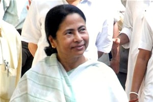 UPA in a spot,Mamata stands by remarks on Azad death