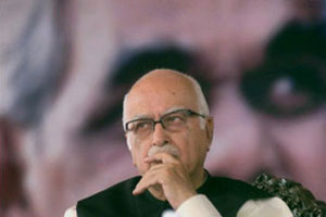 Miffed Advani to skip Mundas swearing-in ceremony