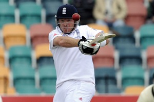 England batting juggernaut rolls on as Aussies stutter ahead of Ashes