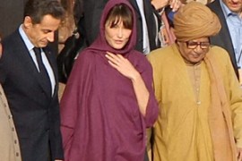 M_Id_189349_Sarkozy_Bruni no alt set