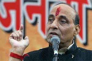Rajnath flays Congress for remarks on Sanjay Gandhi