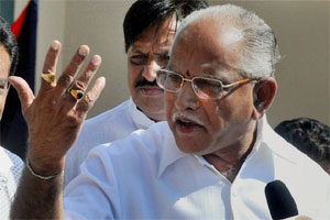 Now,Yeddyurappa offers cash reward to catch the corrupt