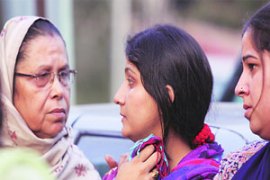 M_Id_252699_Relatives_of_the_victims_at_DDU_hospital._ no alt set