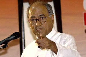 Digvijay trashes exit polls,says Cong will get 100 seats in UP