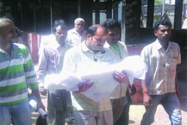 M_Id_273435_Upendra_Rai_at_the_Dahisar_burial_ground_on_Sunday no alt set