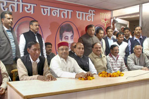 Uttarakhand: Congress stakes claim to form govt