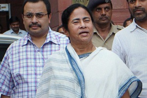 SP,SAD invite Mamata,CPI rules out emergence of third front