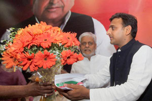 Akhilesh sworn in as CM; history-sheeter Raja Bhaiya in Cabinet