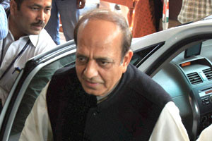 Will resign if Mamata wants,my duty now to get Rail Budget passed: Dinesh Trivedi