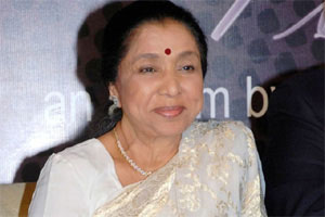 Asha Bhosle seeks registration of FIR against actress Sadhana ...