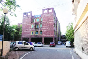 Nude,semi-charred body of woman found on LN Hospital campus | India