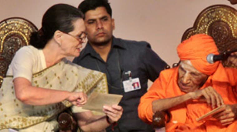 Shivakumara Swami, Shivakumara Swami dead, Shivakumara Swami passes away, Shivakumara Swami death, Shivakumara Swami lingayat community, Karnataka Lingayat community, Shivakumara Swami Tumakuru, Shivakumara Swami lingayat seer, Lingayat community in india, india news, latest news, indian express