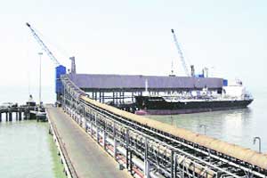 Centre puts Adani SEZ on notice