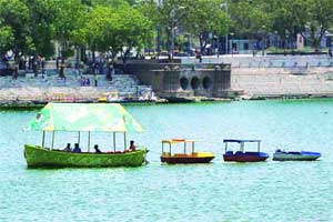 Boat rides,laser-shows at Kankaria to cost double