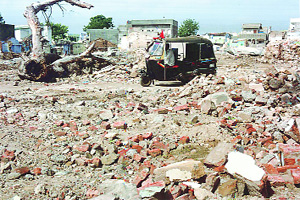 100 acres for quake victims gobbled up,HC orders clean-up
