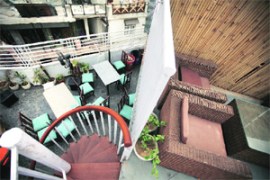 M_Id_302810_restaurant no alt set