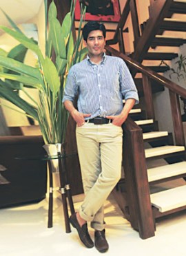 M_Id_303412_Manish_Malhotra no alt set