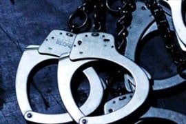 M_Id_320646_handcuffs no alt set