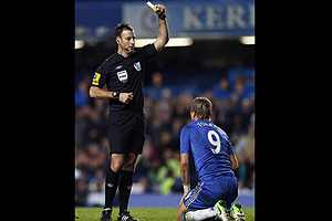 Chelsea referee fury adds fire to Manchester United return News Archive ...