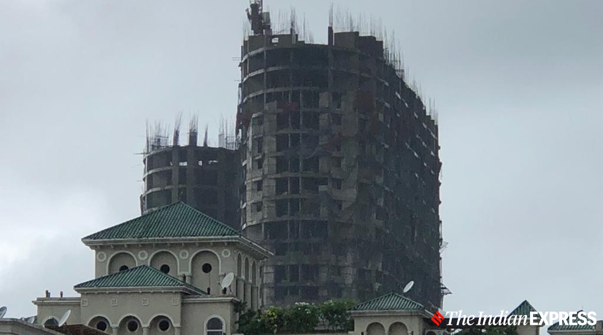 उच्चतम न्यायालय के आदेश के बाद नोएडा में सुपरटेक के ट्विन टावर को गिराया गया