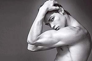 Cristiano Ronaldo puts up nude portrait of himself at Spanish house