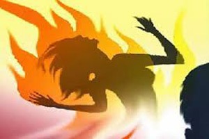 Woman set ablaze for dowry | India News - The Indian Express