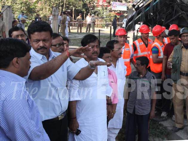 Kolkata flyover collapse,injures 3 | Picture Gallery Others News - The ...