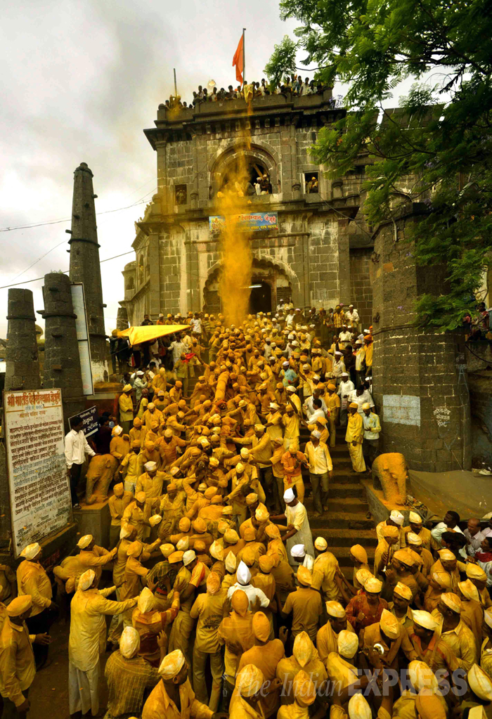 India Celebrates Somvati Amavasya | Picture Gallery Others News - The ...