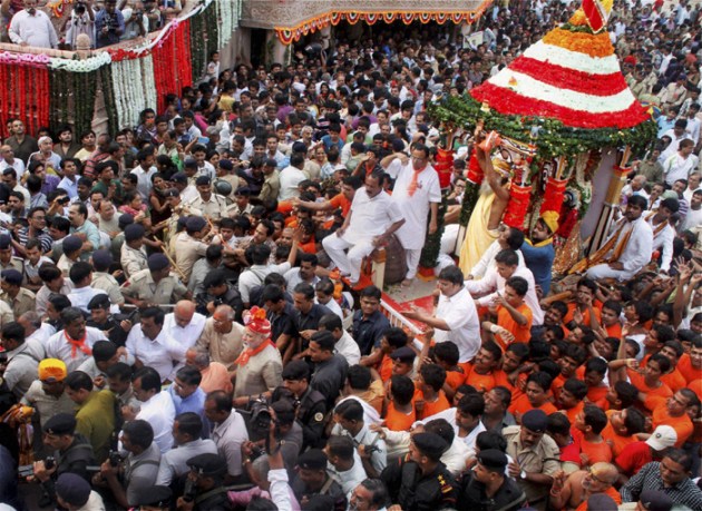 Mamata Banerjee celebrates the 136th Jagannath rath yatra | Picture ...