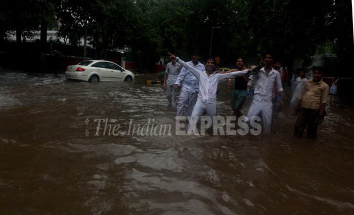 Rains Unleash Chaos In Delhi,nightmare On Swamped Roads | Picture ...