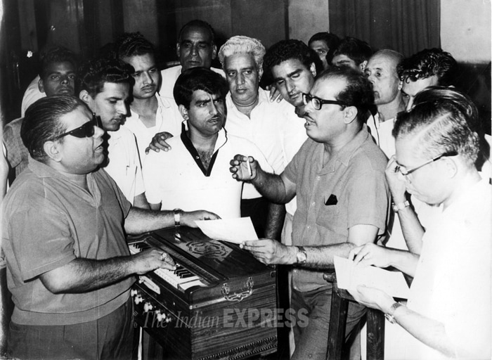 mannadey-group-1