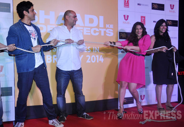vidya-farhan-tug-ofwar