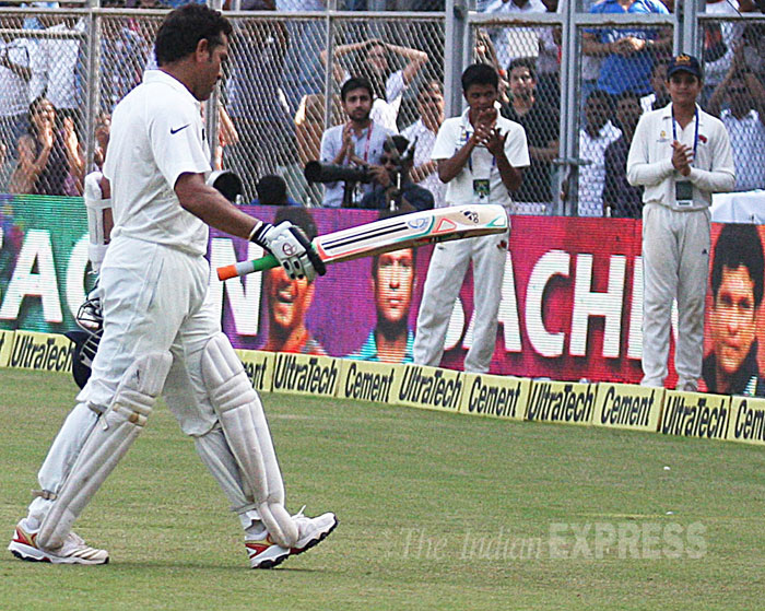 sachin-tendulkar-out