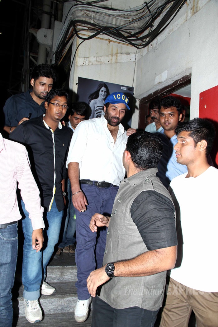 sunny-deol-theeatre