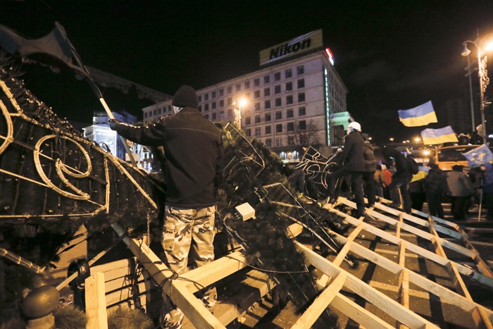 ukraine-protest-3-ap