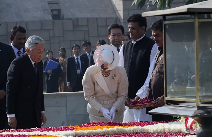 japan-emperor-rajghat
