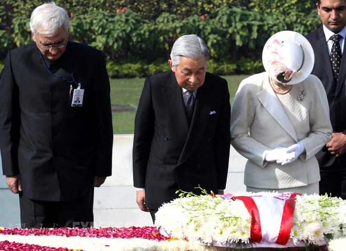 Akihito-michiko-salmankhurshid