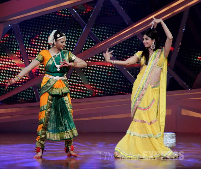shilpa-dance1)