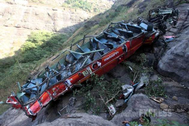 27 dead as bus plunges into valley in Maharashtra | Picture Gallery ...