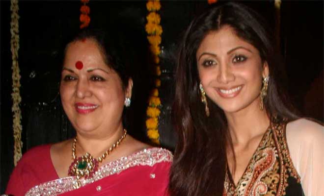 Shilpa Shetty comforted by mom Sunanda | Bollywood News - The Indian ...