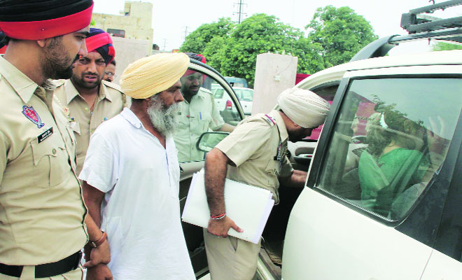 Flesh trade racket busted,11 arrested | Cities News - The Indian Express